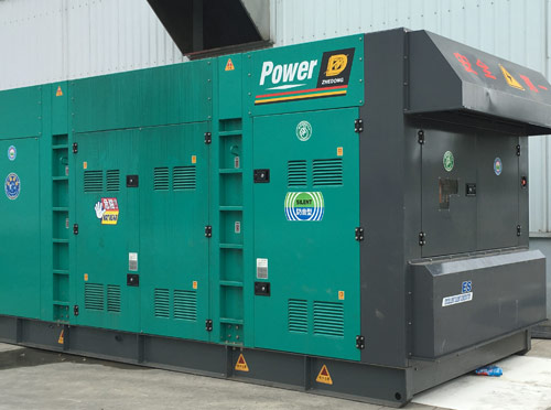 七里河升级发电机组的过程中需要注意哪些安全事项？